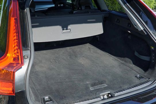 Volvo V90 D4 Momentum