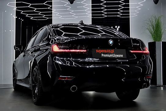 BMW Seria 3 318d M Sport aut