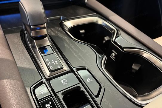 Lexus RX 350h Omotenashi