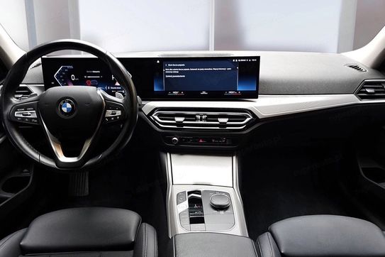 BMW Seria 3 330i xDrive sport-aut