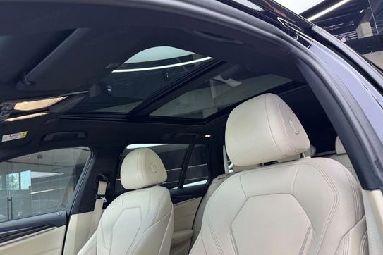 BMW Seria 5 530i xDrive M Sport sport