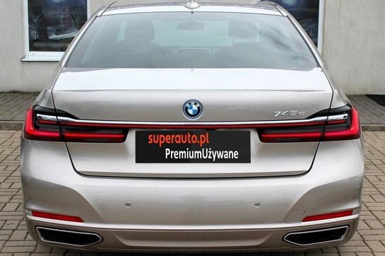 BMW Seria 7 745e