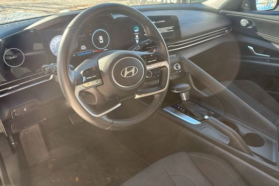 Hyundai Elantra Modern 1.6 CVT