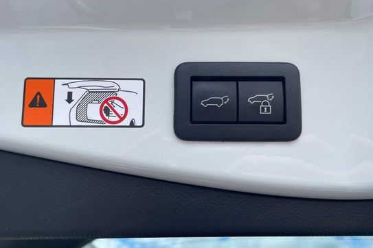 Toyota C-HR GR Sport 2.0 Hybrid Dynamic Force Plug-in