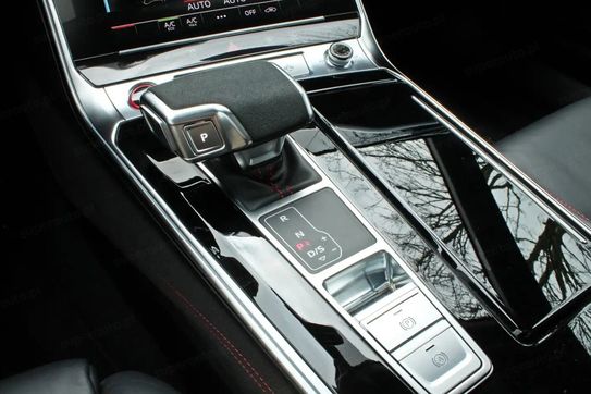 Audi A6 RS6 TFSI quattro Performance Avant