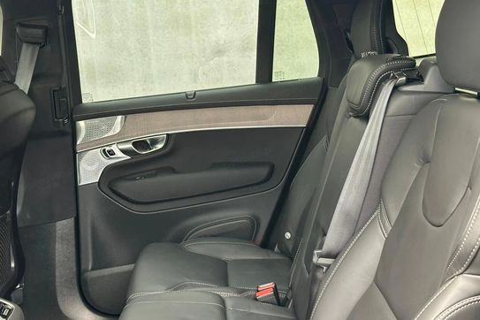 Volvo XC90 T8 AWD Plug-In Hybrid Ultra Dark 7os
