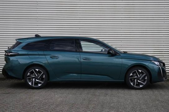 Peugeot 308 Allure e-DCS6 1.2 mHEV