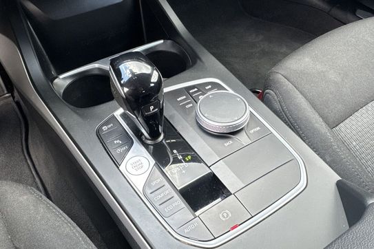 BMW Seria 1 118i Advantage aut