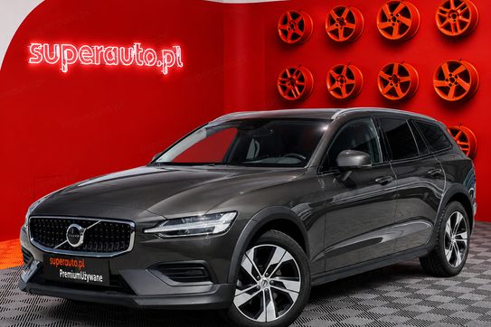 Volvo V60 CC Plus B4 D AWD aut