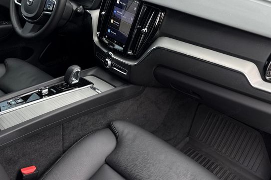Volvo XC60 B4 B Plus Dark