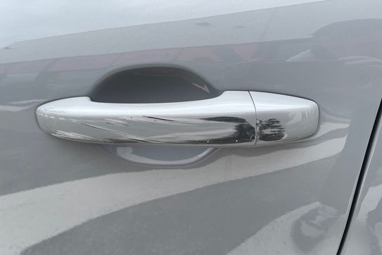 Renault Captur Techno 1.6 E-Tech Hybrid AT