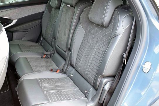 Peugeot 5008 GT e-DCS7 1.6 PHEV
