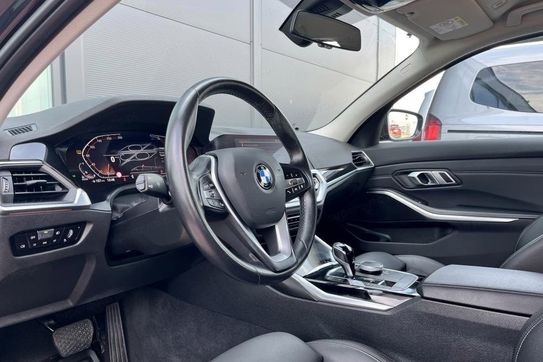 BMW Seria 3 Touring 320d xDrive Sport Line