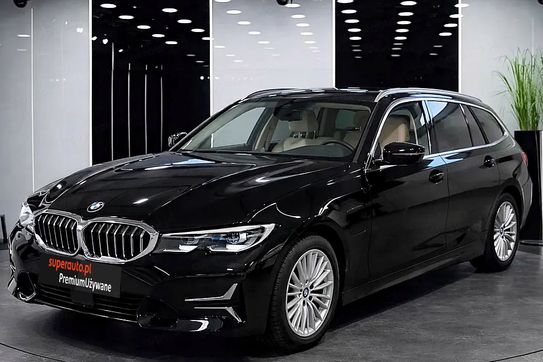 BMW Seria 3 Touring 320e Luxury Line