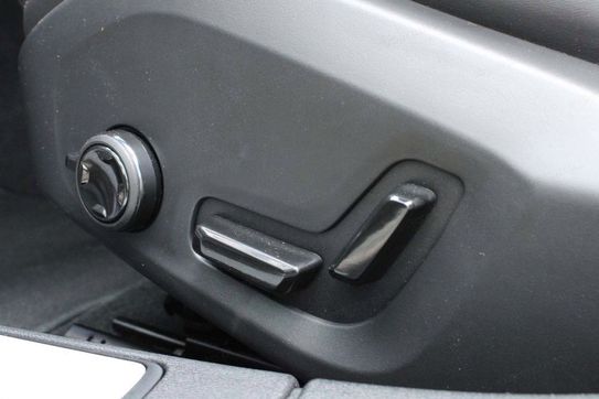 Volvo V60 T6 AWD Plug-In Hybrid Plus Dark