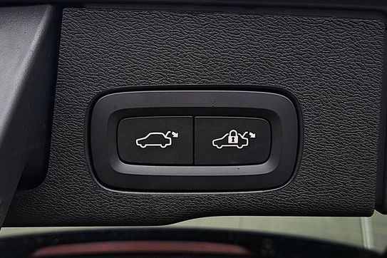 Volvo XC60 B5 B AWD Plus Black Edition