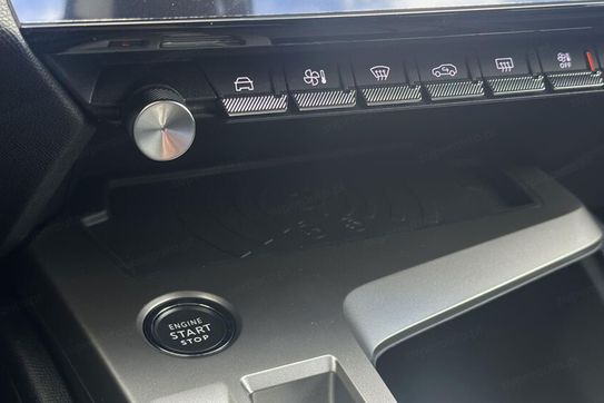 Peugeot 408 Allure e-DCS 1.2 mHEV