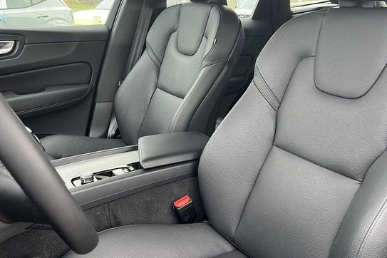 Volvo XC60 B4 D AWD Plus Dark aut