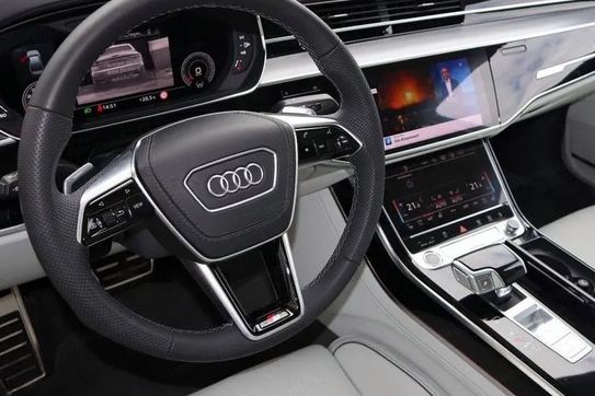 Audi A8 L 60 TFSI e quattro Tiptr.