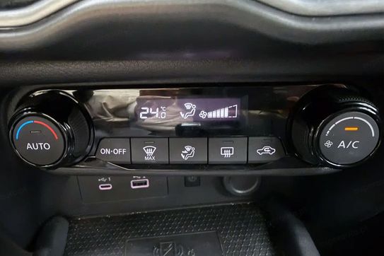 Nissan Juke N-Connecta 1.0 DIG-T