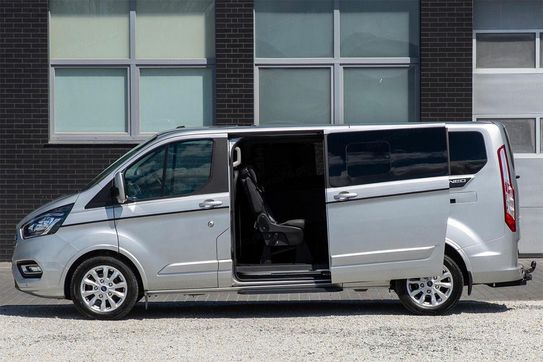 Ford Tourneo Custom L2H1 AT