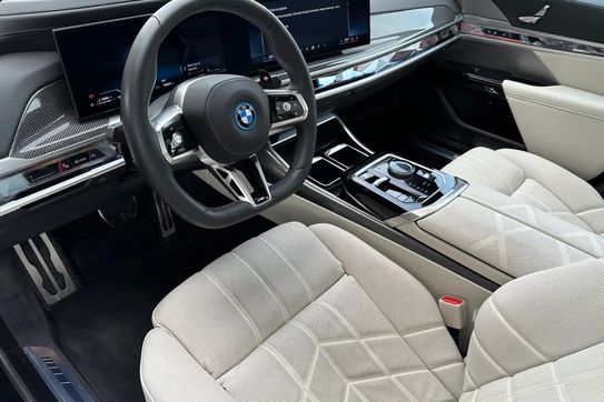 BMW Seria 7 M760e xDrive