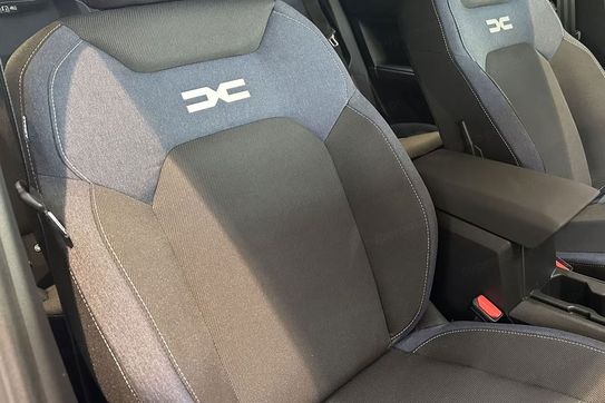 Dacia Bigster Expression 1.8 Full Hybrid