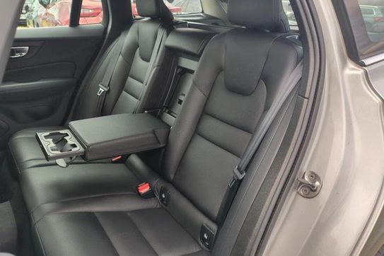 Volvo V60 B4 D Momentum Pro