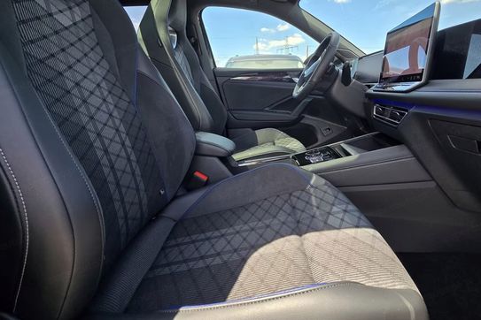 Volkswagen Tiguan R-Line Plus 1.5 eTSI DSG