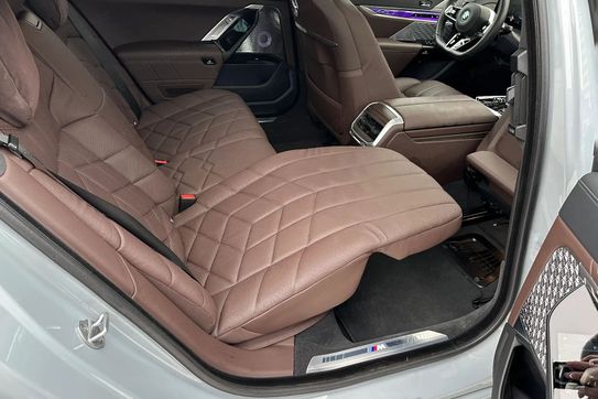 BMW Seria 7 M760e PHEV xDrive sport-aut