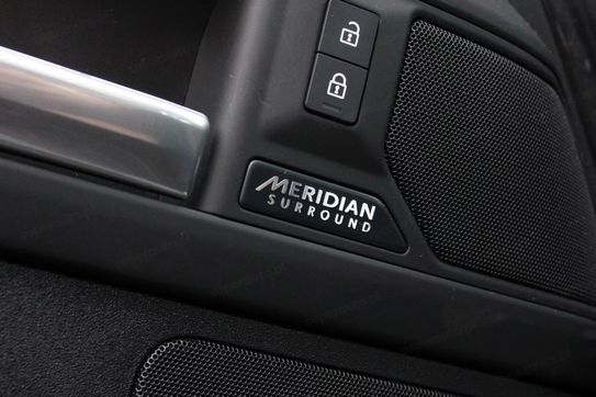 Land Rover Defender 110 3.0 D250 X-Dynamic HSE