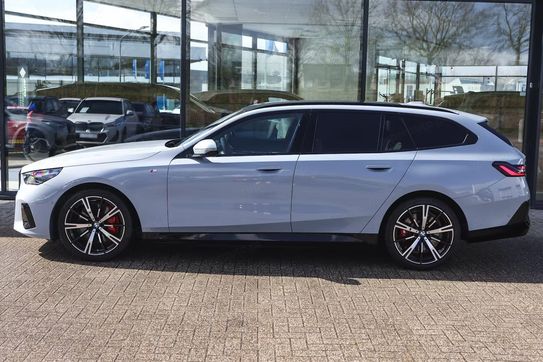 BMW Seria 5 Touring 520d xDrive M Sport