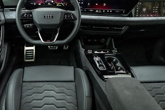 Audi A6 E-tron quattro Avant