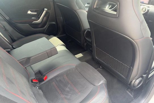 Mercedes CLA Shooting Brake 180 AMG Line