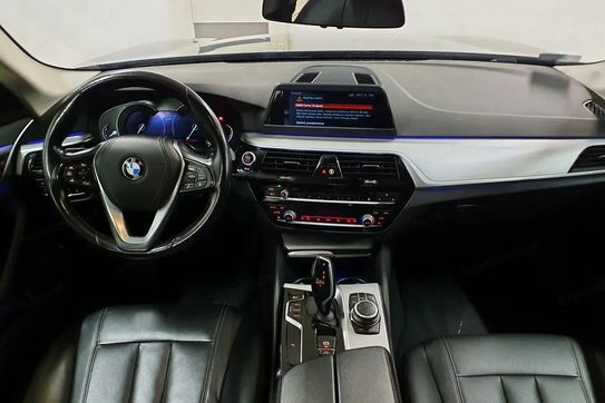BMW Seria 5 540i GPF xDrive Luxury Line aut