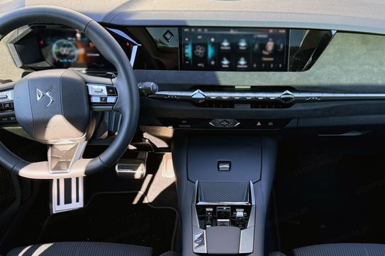 DS N°4 E-Tense Étoile Alcantara  58.3kWh