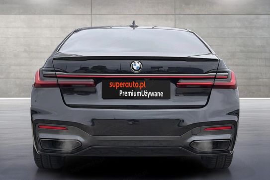 BMW Seria 7 750i xDrive M Sport