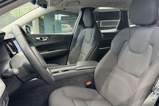 Volvo XC60 B4 B Momentum Pro