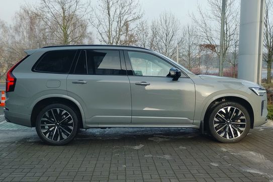 Volvo XC90 T8 AWD Plug-In Hybrid Ultra Dark 7os