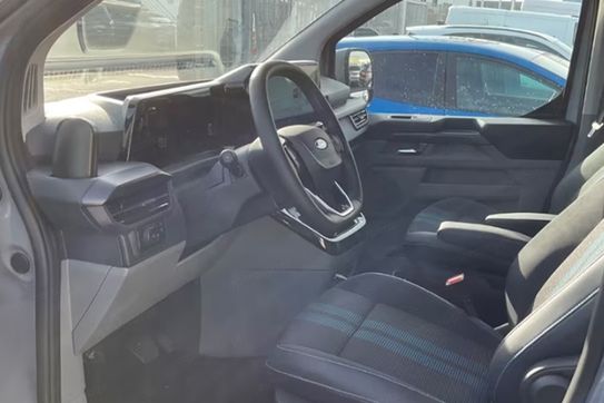 Ford Tourneo Custom 320 L2H1 Sport A8 AWD