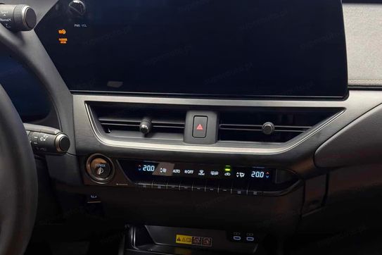 Lexus UX 300h Omotenashi 2.0 Hybrid