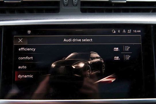 Audi A6 RS6 TFSI quattro Performance Avant