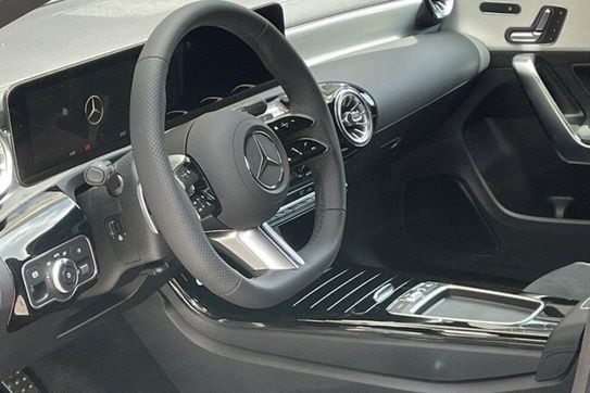 Mercedes CLA 250 4-Matic AMG Line Shooting Brake