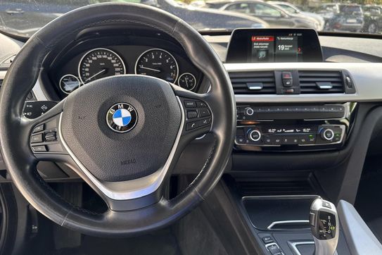 BMW Seria 3 Gran Turismo 320i GPF Advantage
