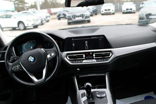 BMW Seria 3 318i aut