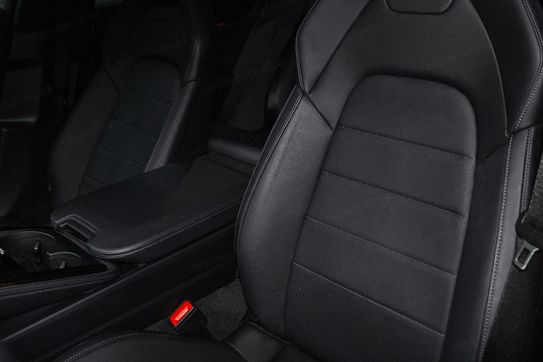 Porsche Panamera 4
