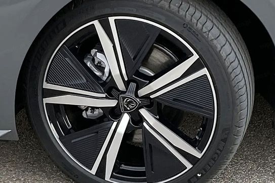 Peugeot 308 GT e-DCS 1.2 mHEV