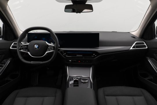 BMW Seria 3 330i xDrive