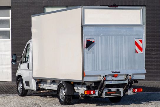 Peugeot Boxer Kontener 8EP + Winda