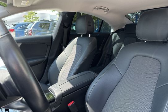 Mercedes CLA 200